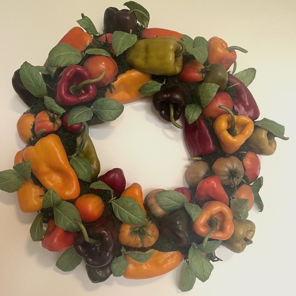 Colourful Vegetable Wreath (Indoor) - Picture 1 of 3